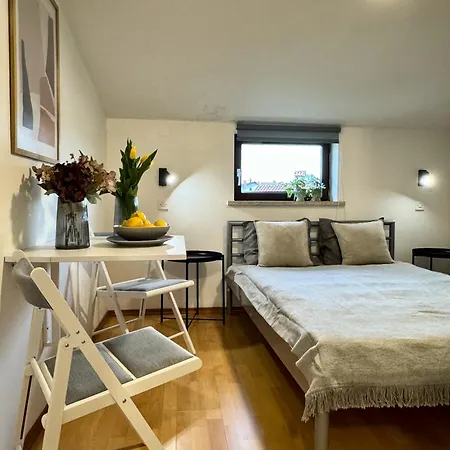 & Jasmine Guest house