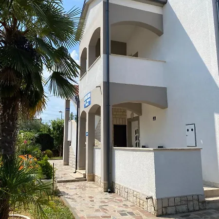 & Jasmine Guest house