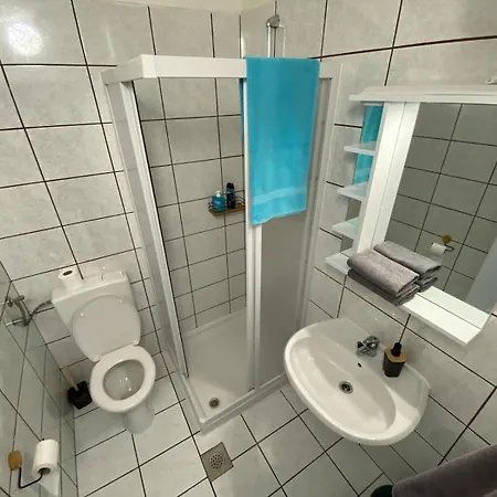 & Jasmine Guest house